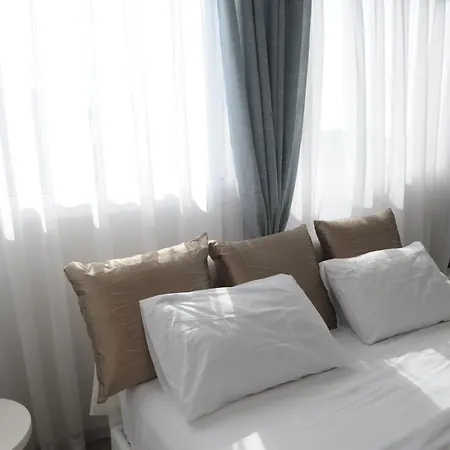 El Angel By Ntinos Kremasztí