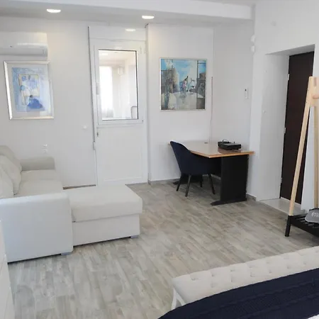 El Angel By Ntinos * Kremastí