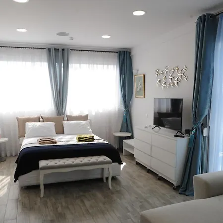 El Angel By Ntinos Kremasztí