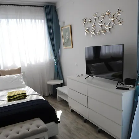 El Angel By Ntinos Kremastí