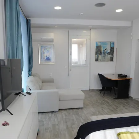 El Angel By Ntinos * Kremastí